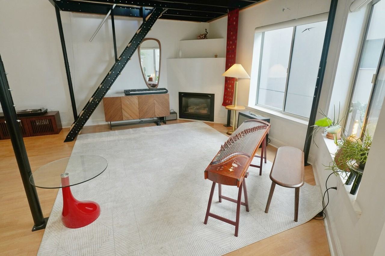 Listing photo 1 of 5