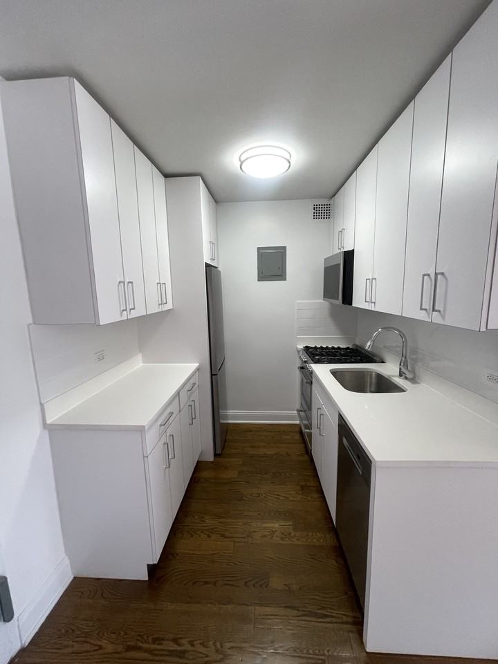 Listing photo 1 of 5