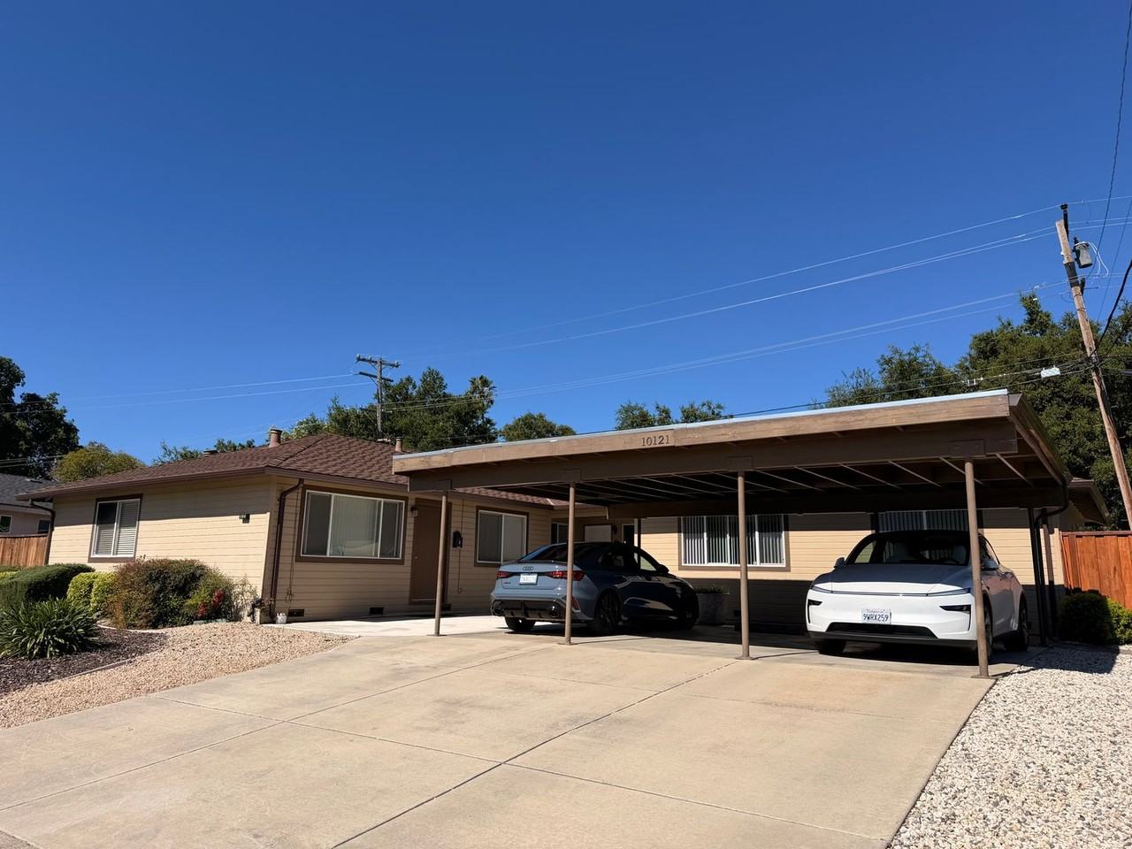 Listing photo 1 of 5