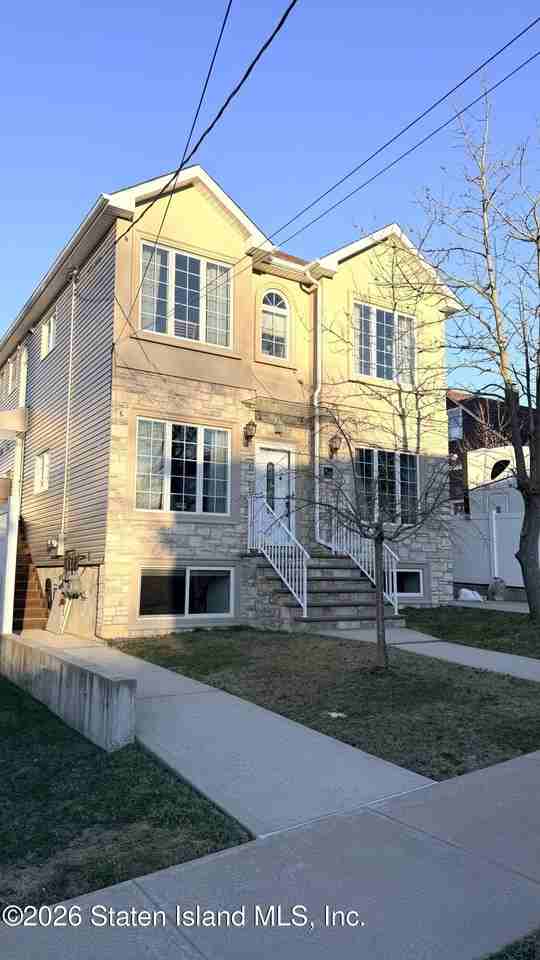 Listing photo 1 of 5