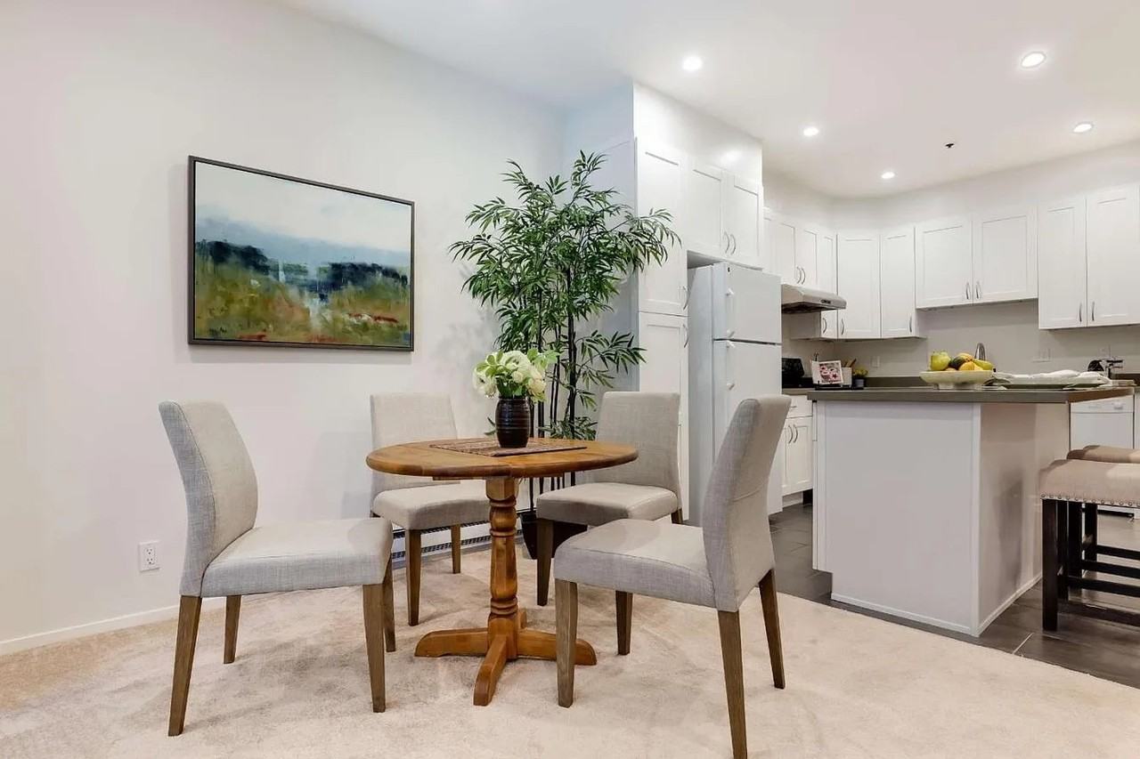 Listing photo 1 of 5