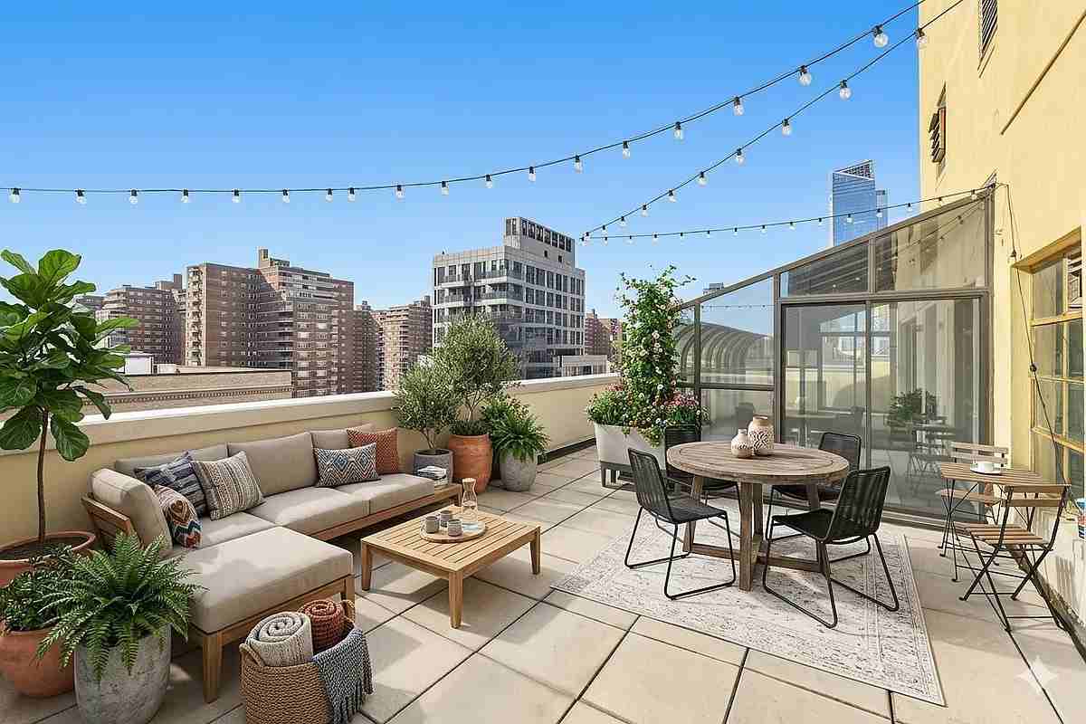 Listing photo 1 of 5