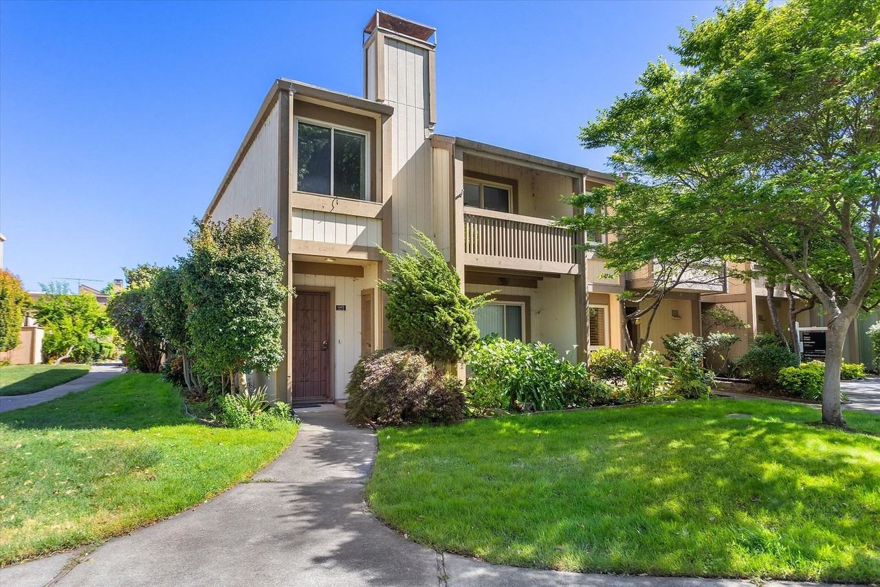 Listing photo 1 of 5