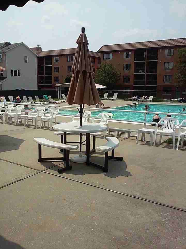 Listing photo 1 of 5