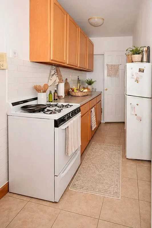 Listing photo 1 of 4