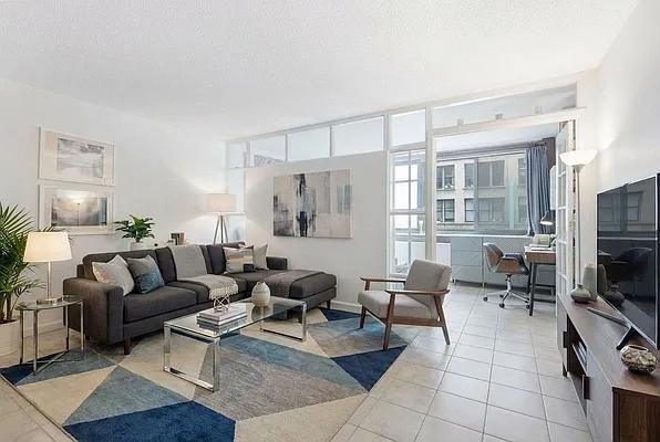 Listing photo 1 of 5