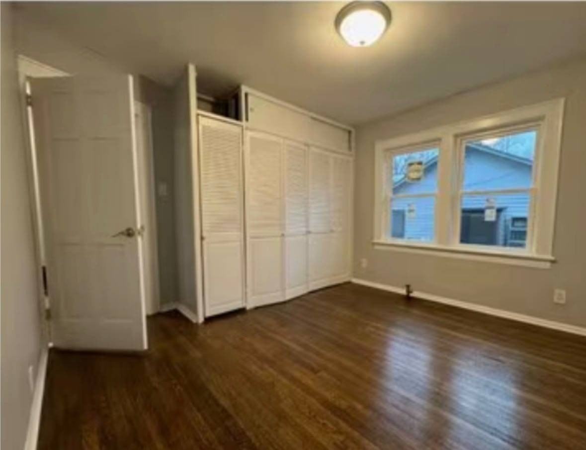 Listing photo 1 of 4