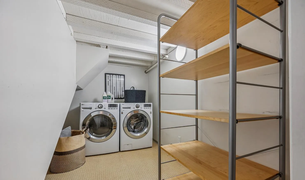 Listing photo 1 of 5