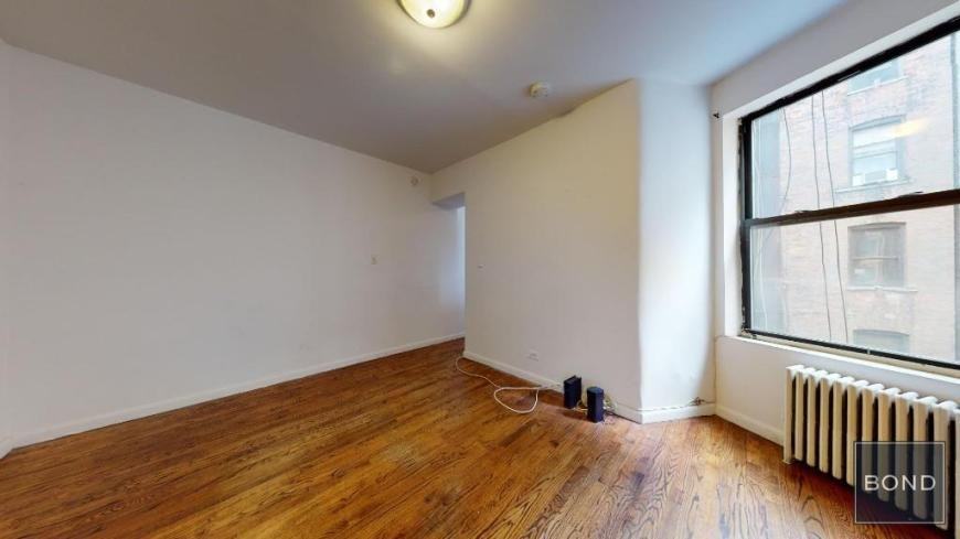 Listing photo 1 of 5