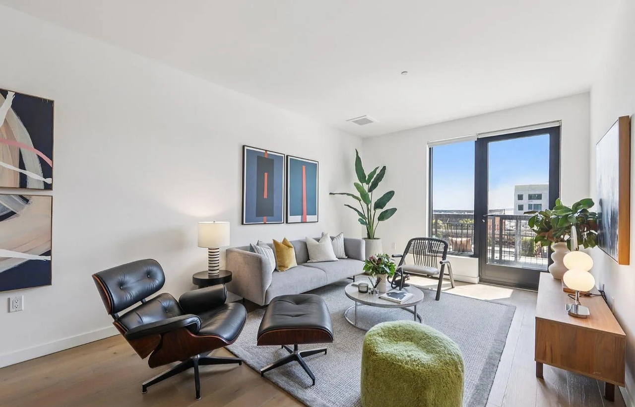 Listing photo 1 of 5