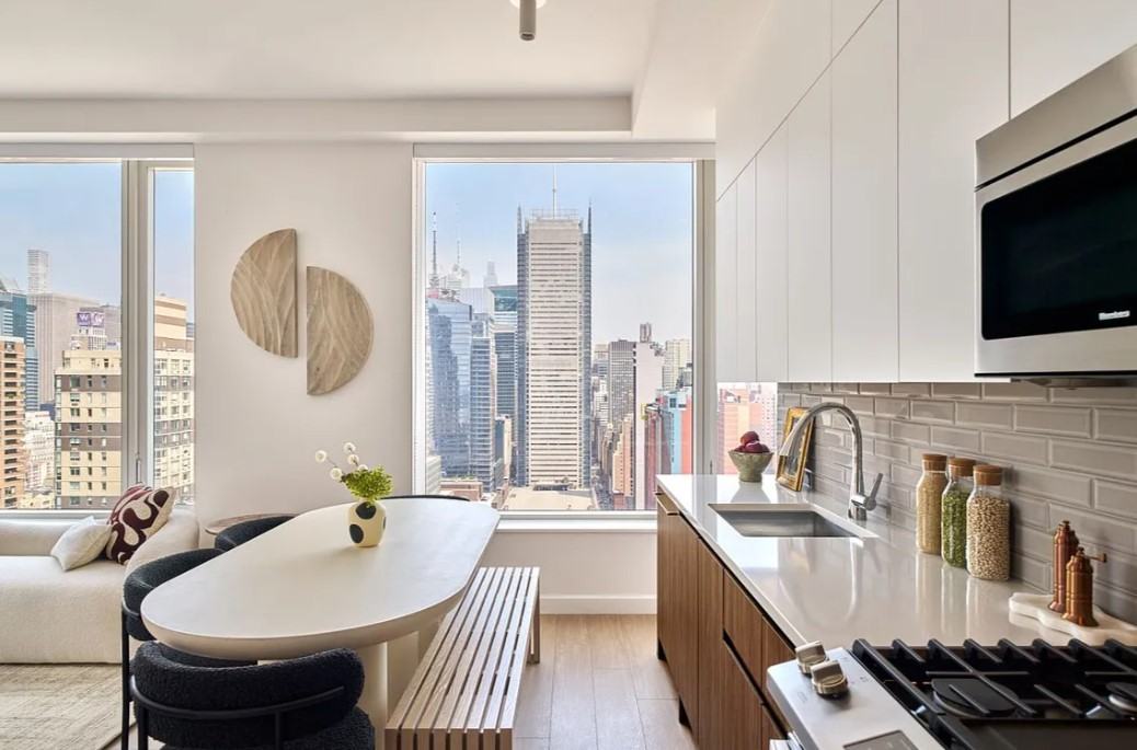 Listing photo 1 of 5