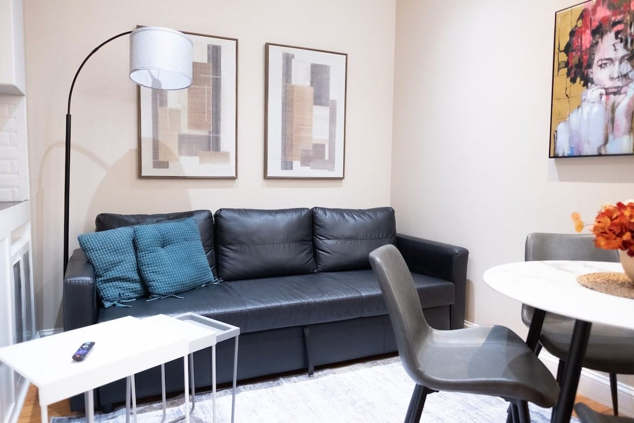 Listing photo 1 of 5