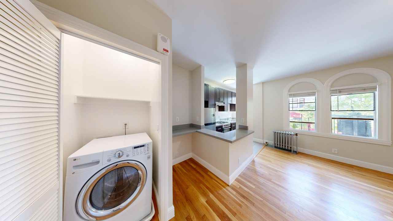 Listing photo 1 of 5