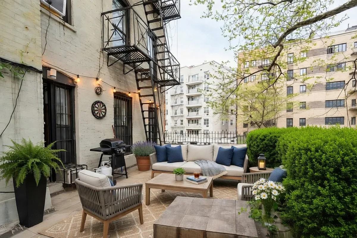 Listing photo 1 of 5