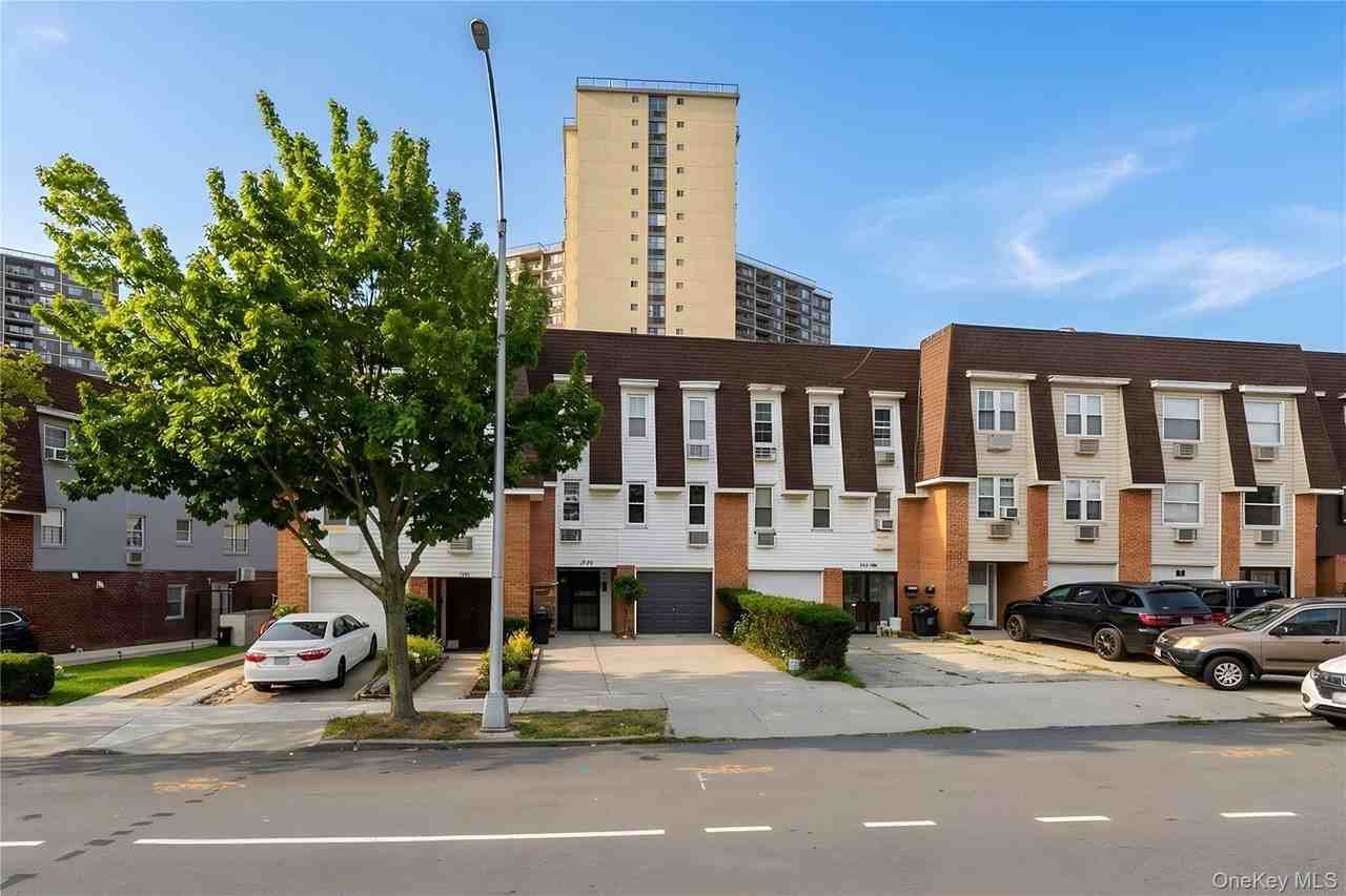 Listing photo 1 of 5