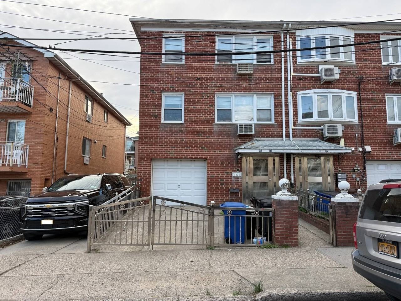 Listing photo 1 of 5