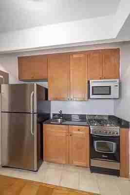 Listing photo 1 of 5