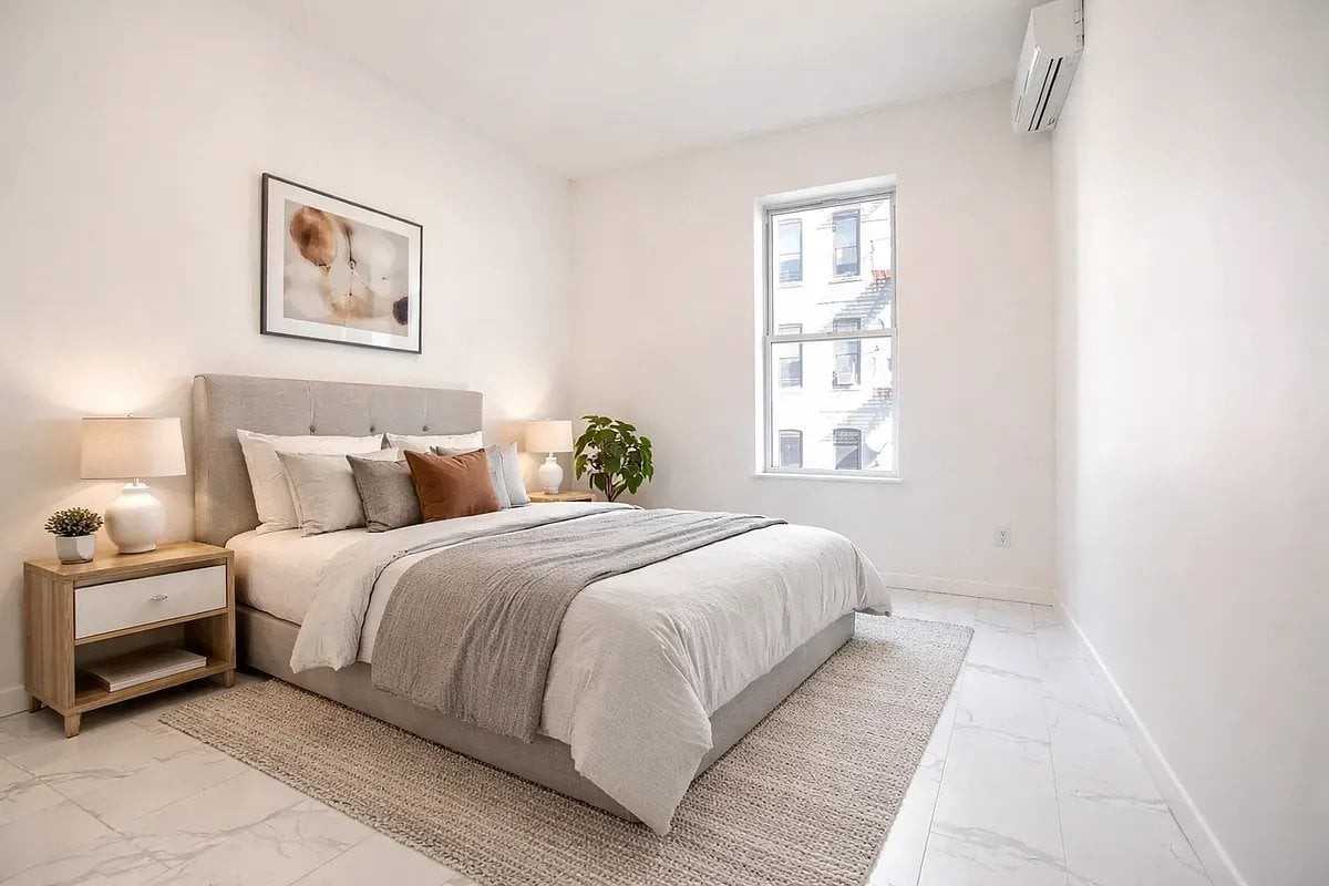 Listing photo 1 of 4