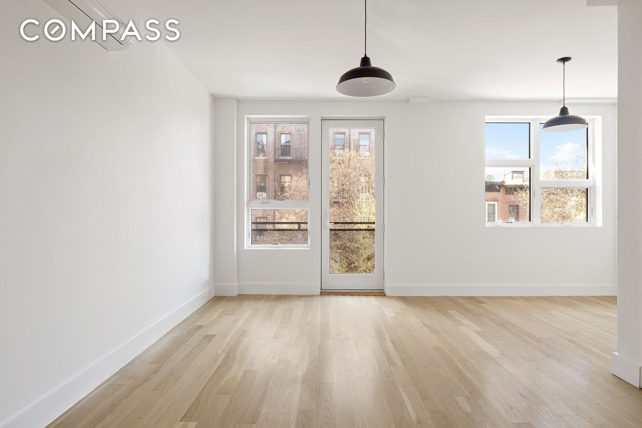 Listing photo 1 of 5