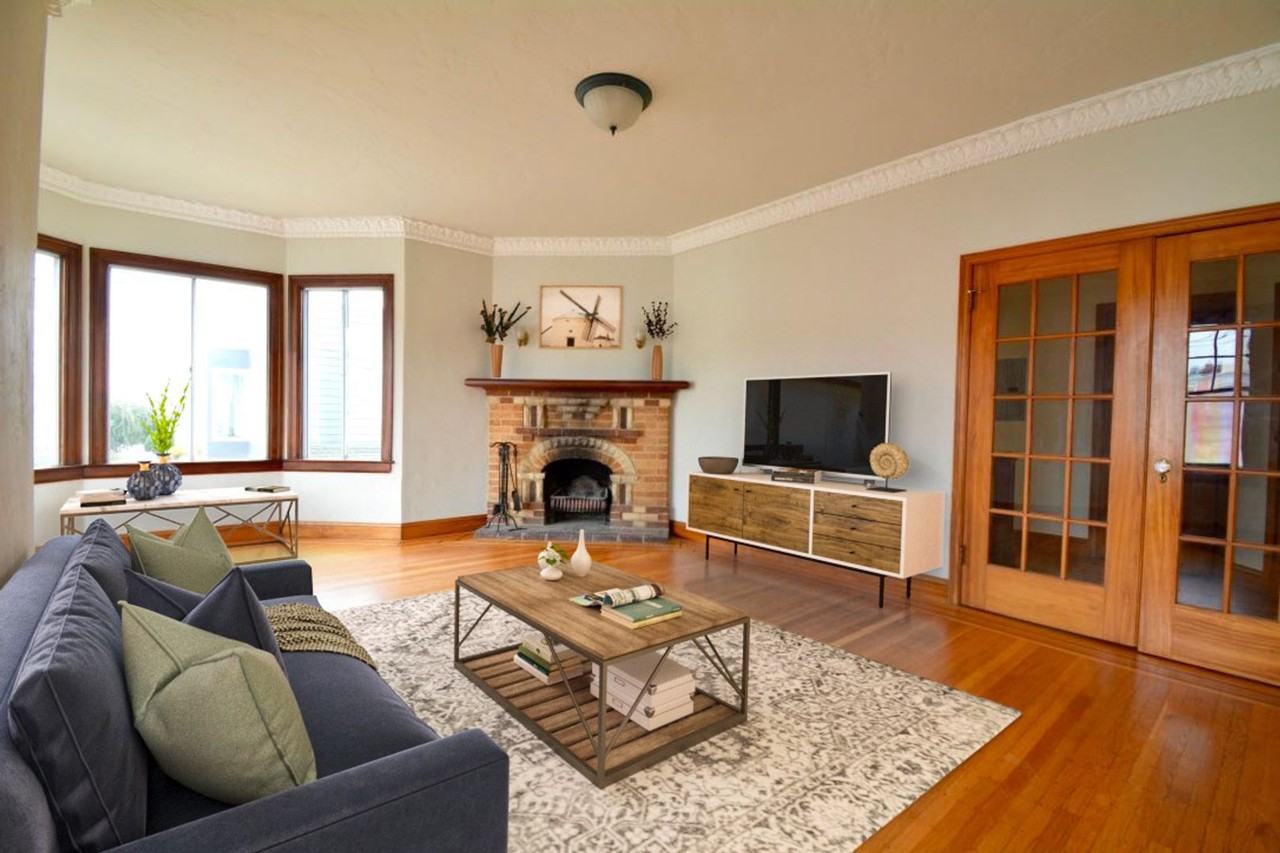 Listing photo 1 of 5