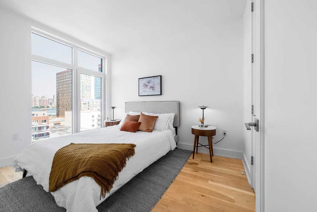 Listing photo 1 of 5