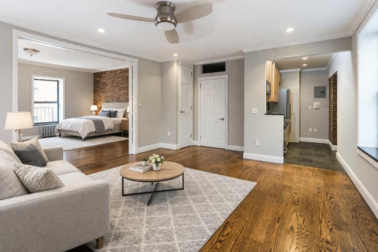 Listing photo 1 of 5