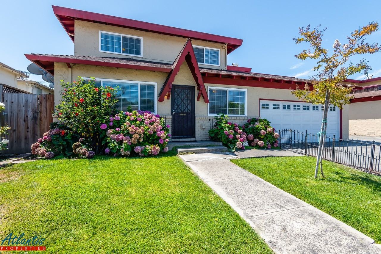 Listing photo 1 of 5