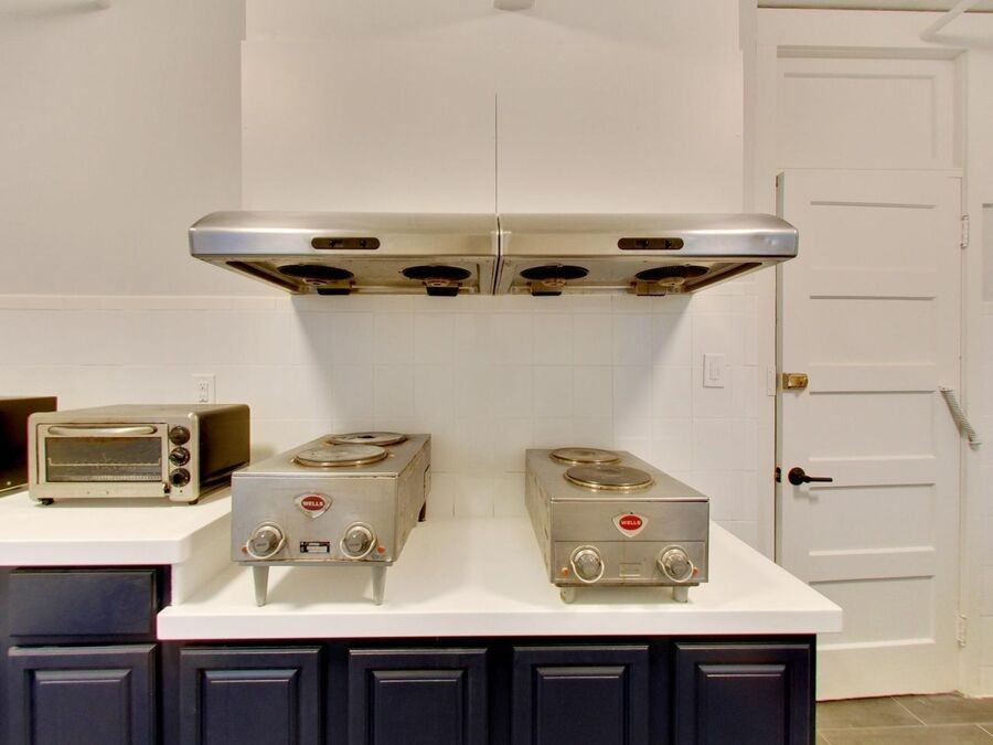 Listing photo 1 of 5