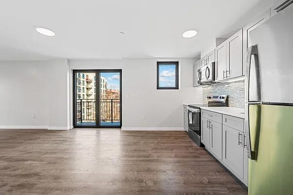 Listing photo 1 of 5