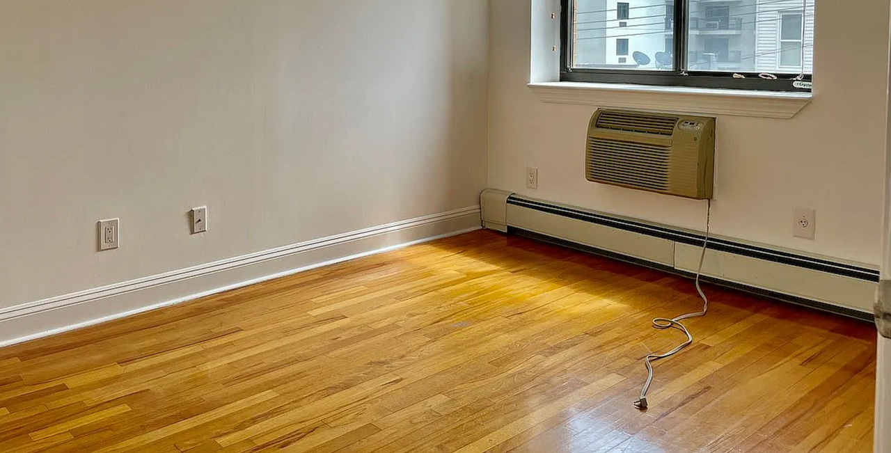 Listing photo 1 of 5