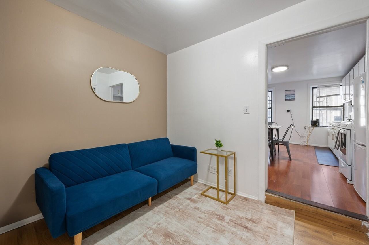 Listing photo 1 of 5