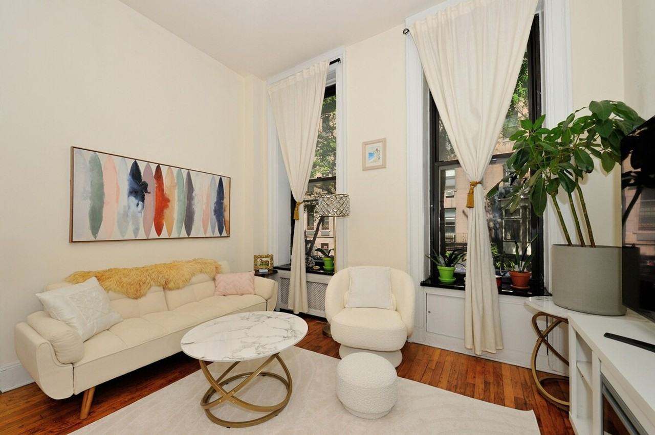 Listing photo 1 of 5