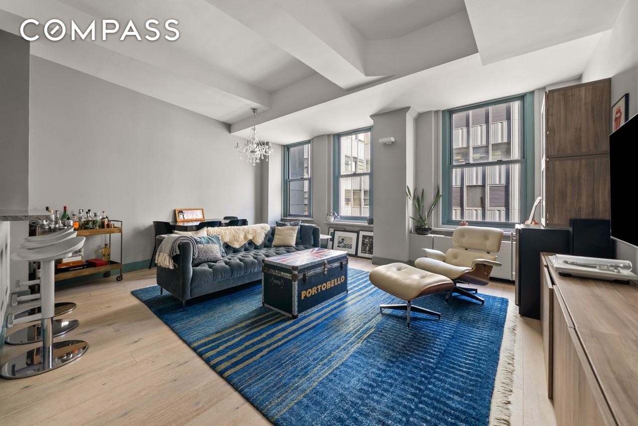 Listing photo 1 of 5