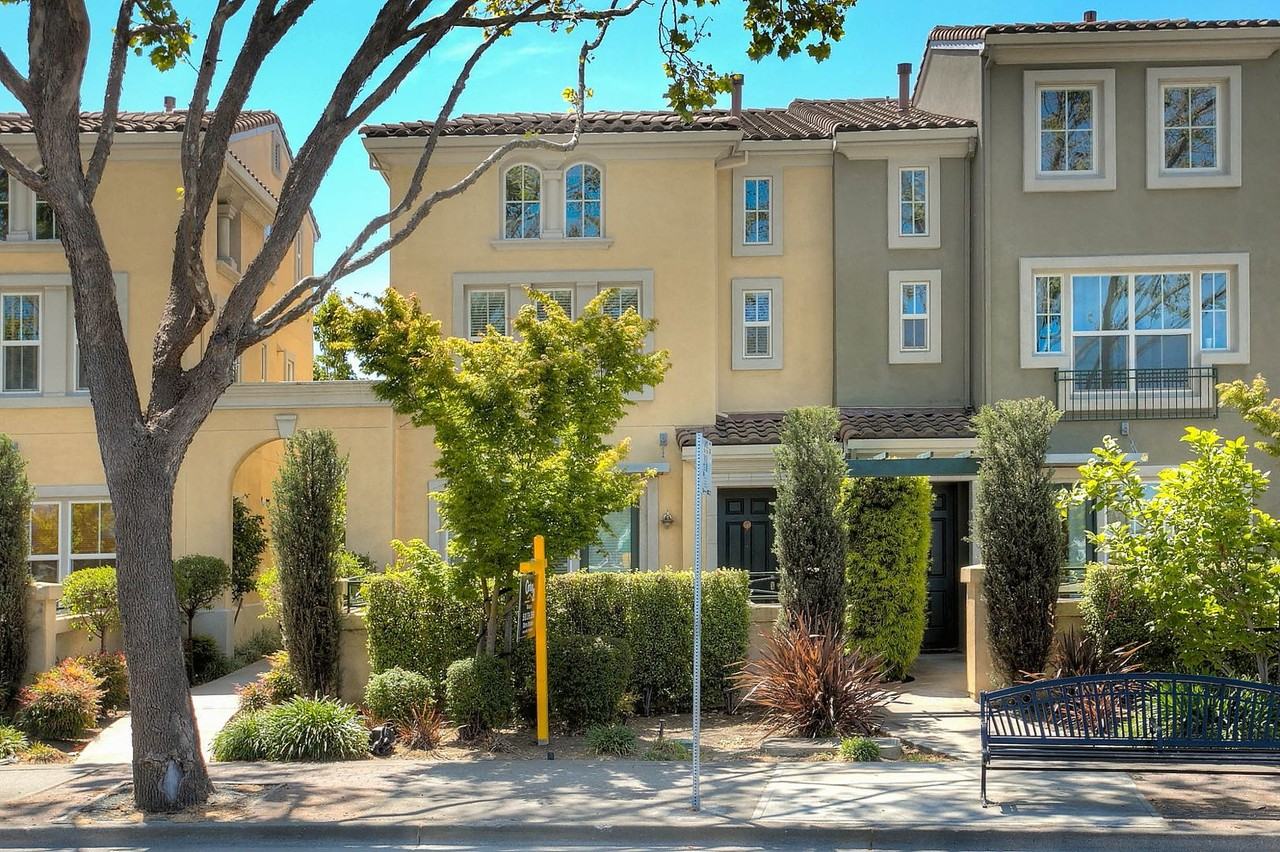 Listing photo 1 of 5