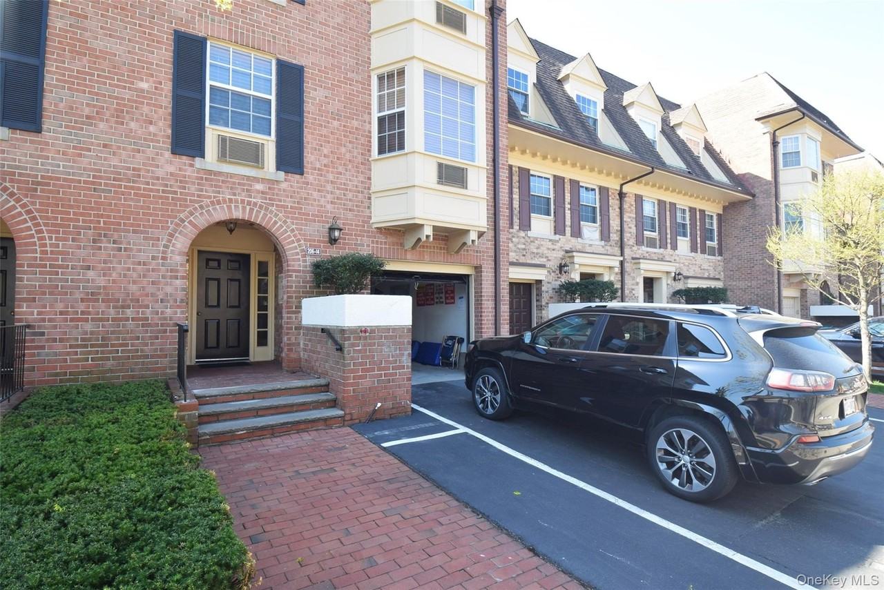 Listing photo 1 of 5