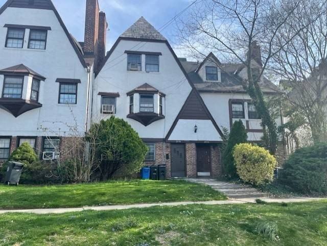 Listing photo 1 of 5