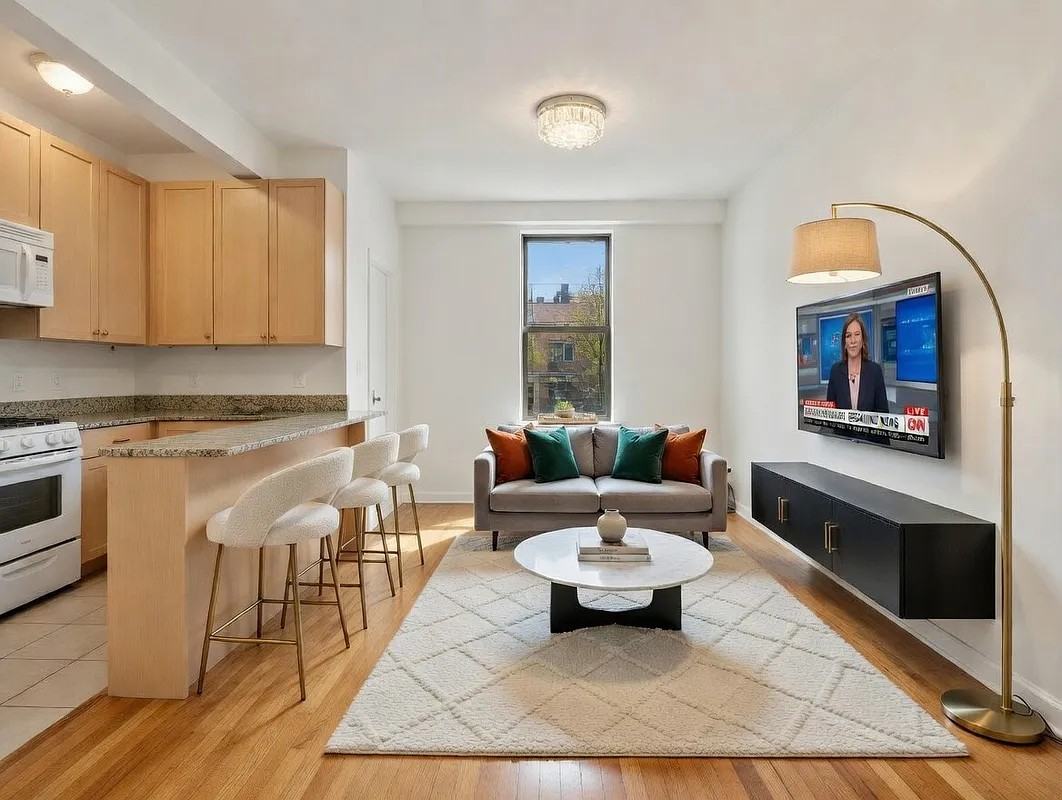 Listing photo 1 of 5