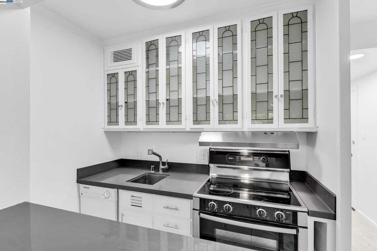 Listing photo 1 of 3