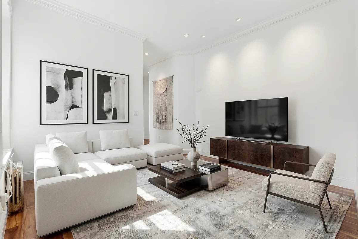 Listing photo 1 of 5