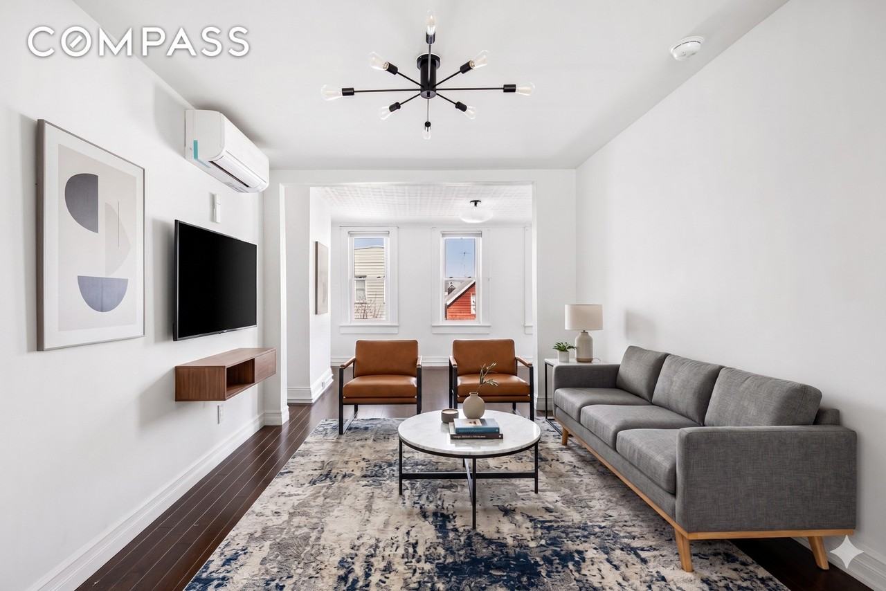 Listing photo 1 of 5