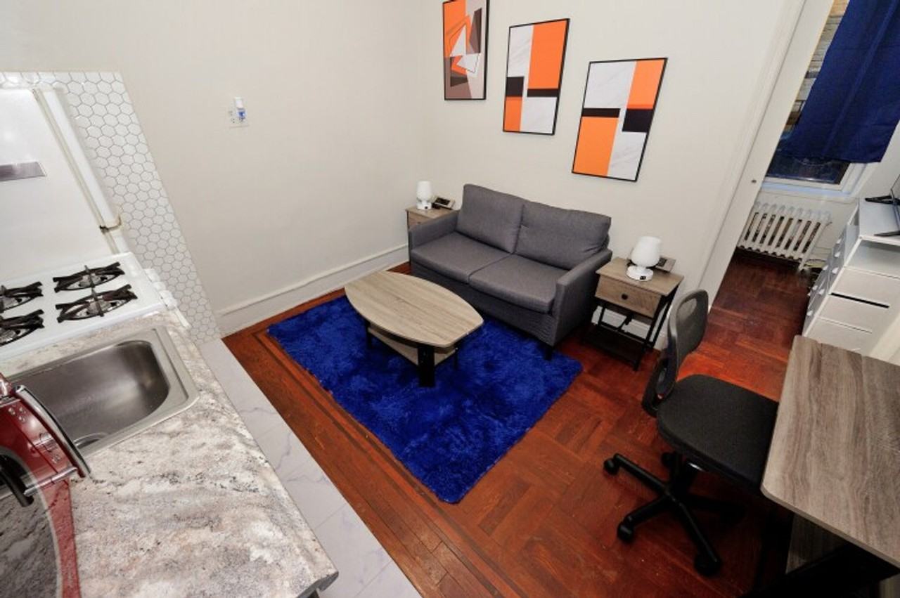 Listing photo 1 of 5