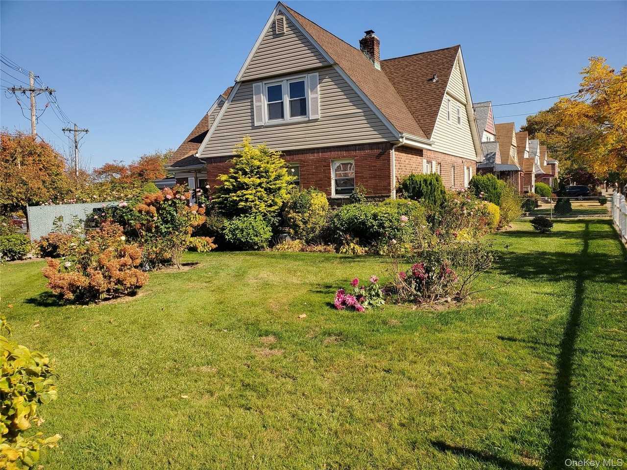 Listing photo 1 of 5