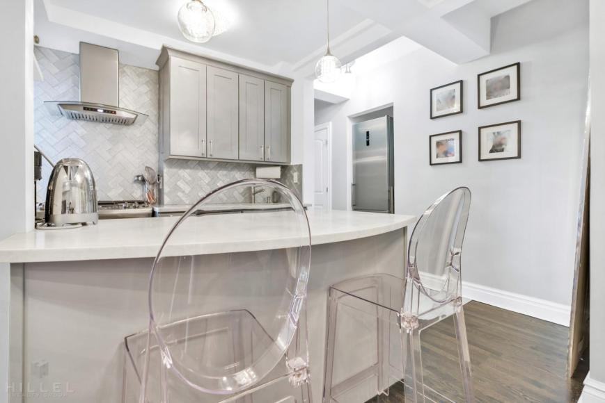 Listing photo 1 of 5