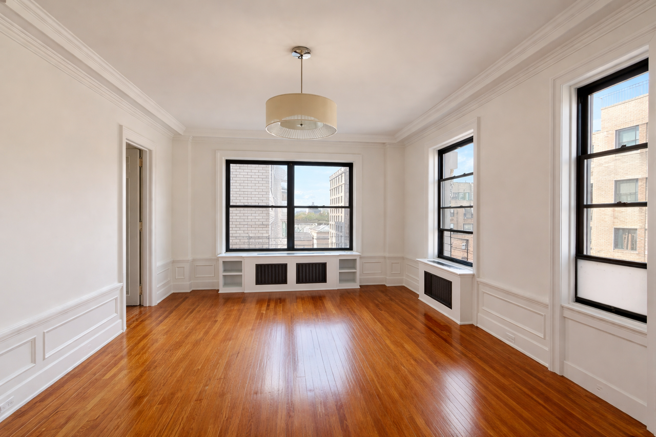 Listing photo 1 of 5