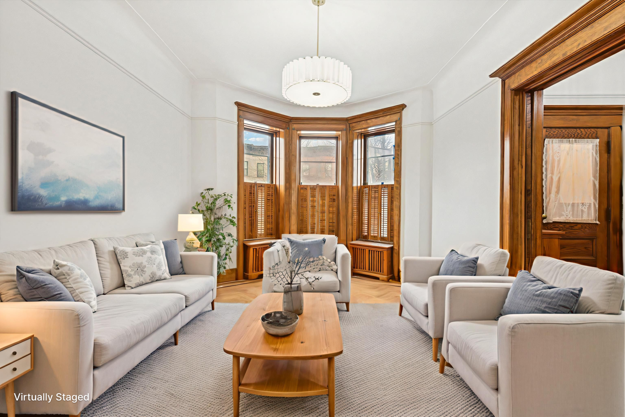 Listing photo 1 of 5