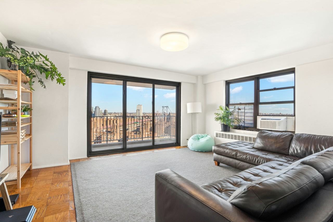 Listing photo 1 of 5