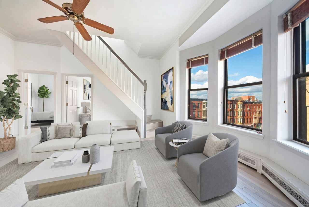 Listing photo 1 of 5