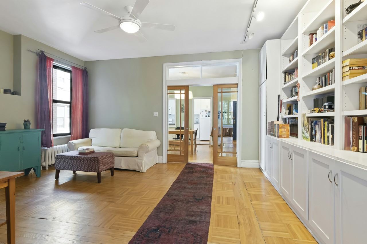 Listing photo 1 of 5