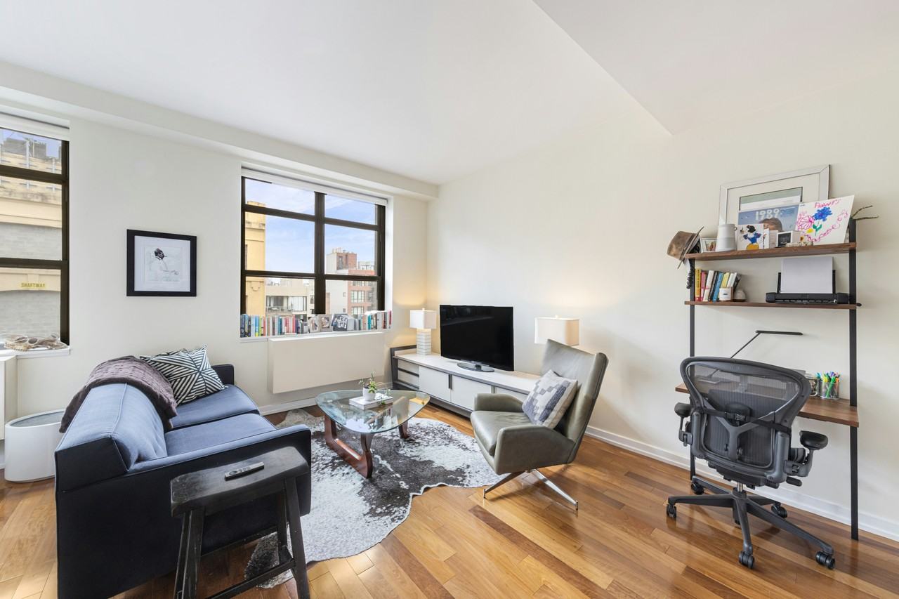 Listing photo 1 of 5