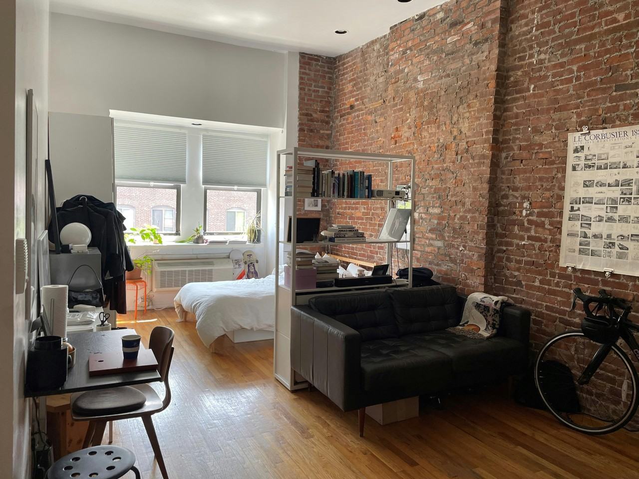 Listing photo 1 of 4